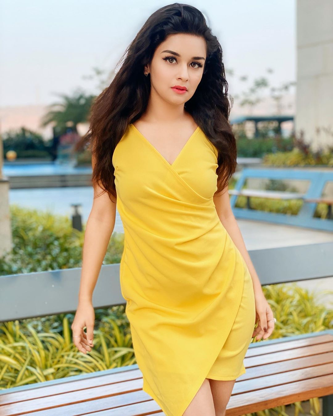 Avneet Kaur Wallpapers, Photos, Images & Pictures Comment Your Fav Colour 
Mine Is Yellow, Pink And Black!
Wearing-