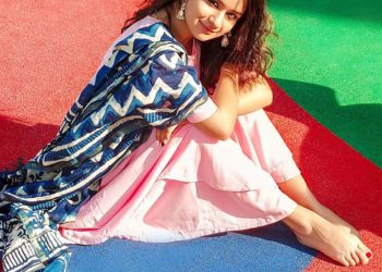 Avneet Kaur 4K Ultar HD Cute Wallpapers, Pictures, Images & Photos