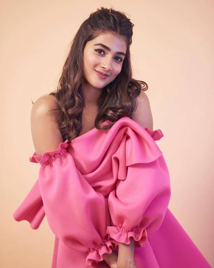 Pooja Hegde Wallpapers 1080p Hd Best Pictures, Images & Photos