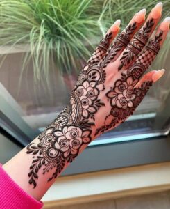 Stylish Arabic Mehndi Designs For Back Hand