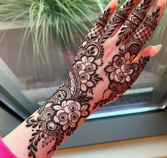 Stylish Arabic Mehndi Designs For Back Hand