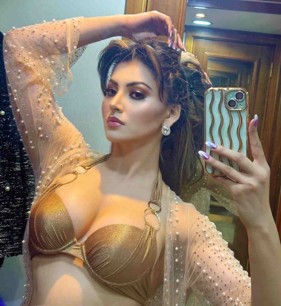 Urvashi Rautela Wallpaper 5